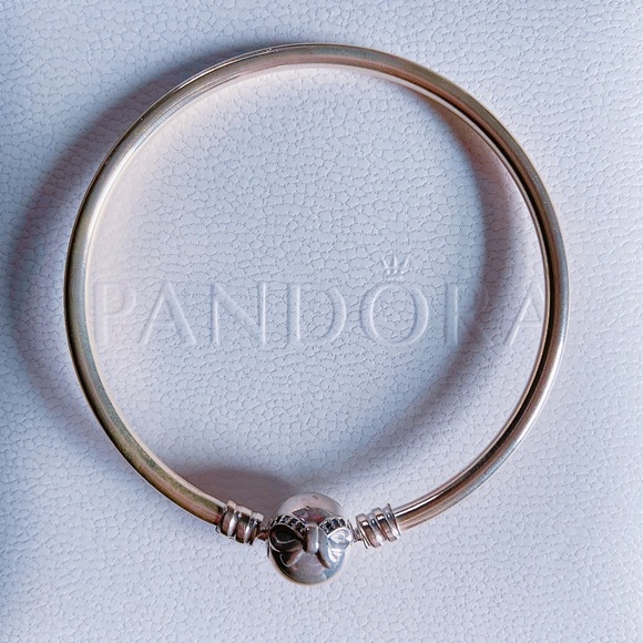Pandora Limited Edition Ribbon Bow Bangle - Picture 1 of 4